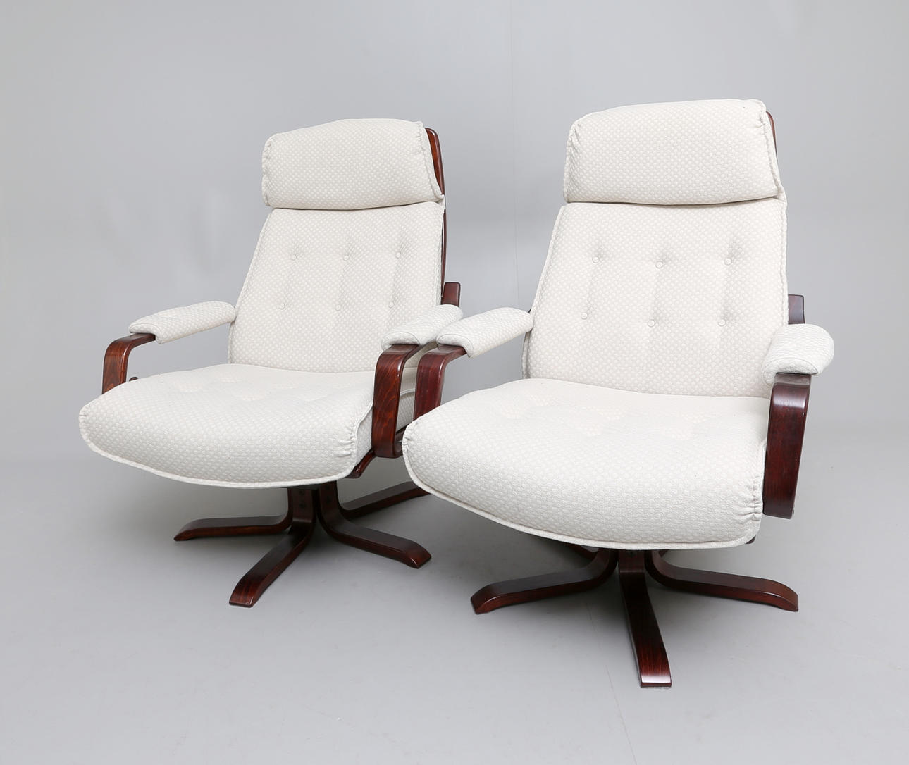 FÅTÖLJER, 1 par, 1900-tal.