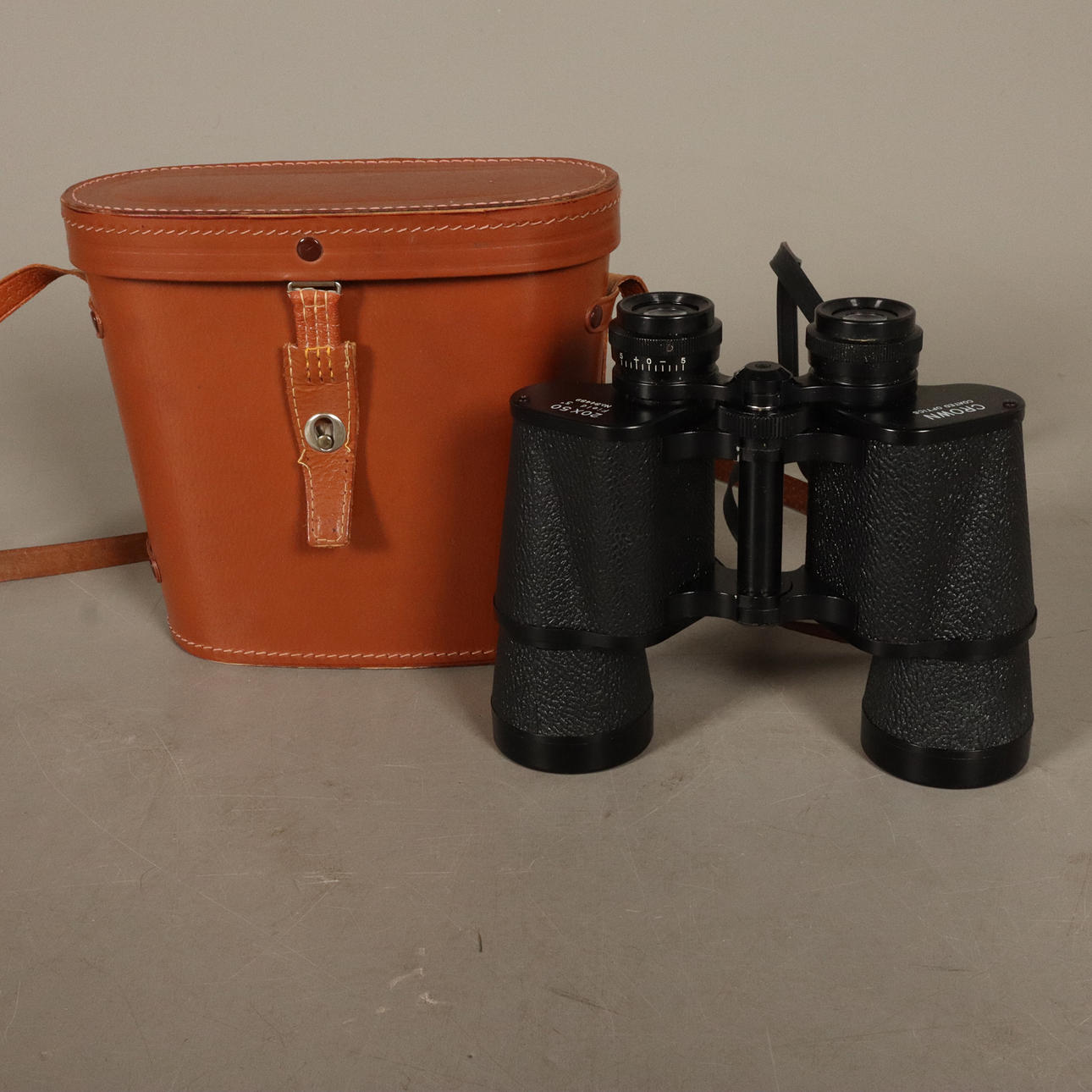 BINOCULARS, Crown in bag.