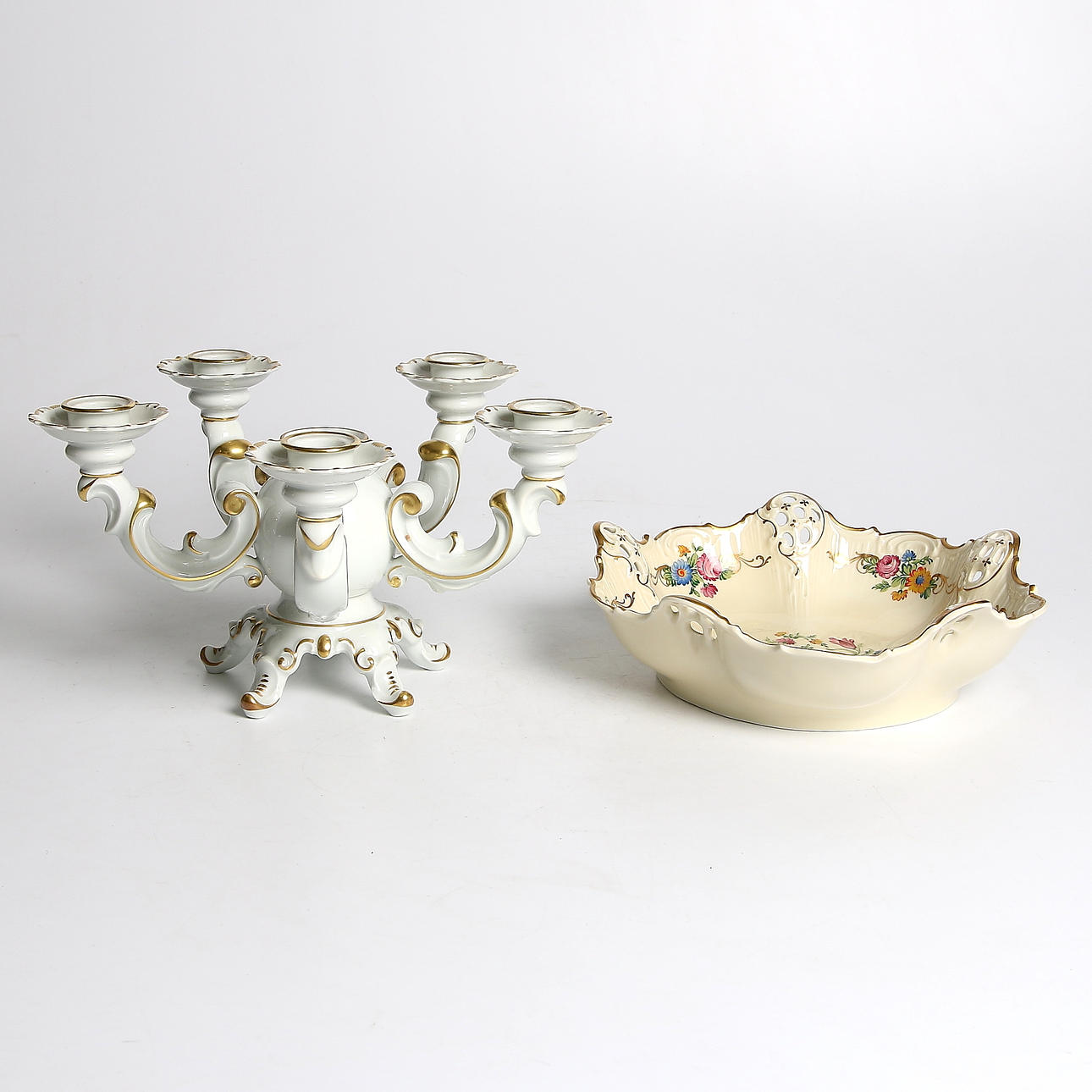 KANDELABER / VAS samt SKÅL, 2 delar, porslin, Hackefors samt Rosenthal. 1900-talets första hälft.