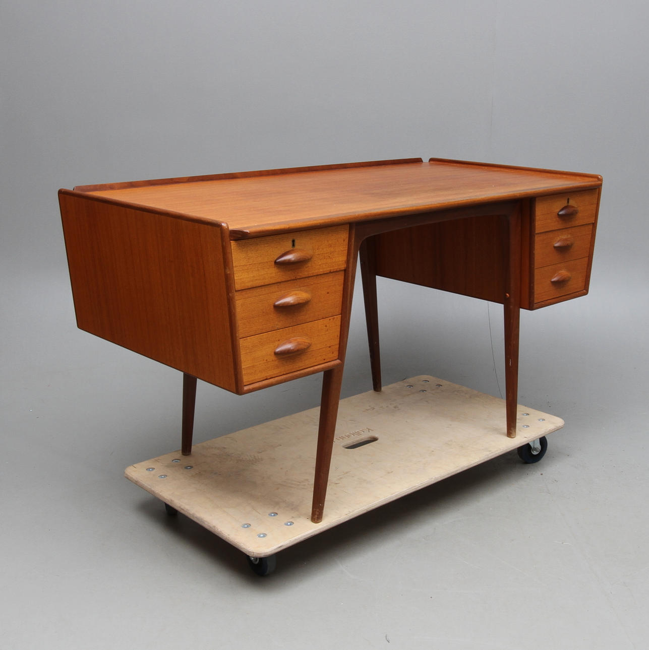 SKRIVBORD "Uddebo", Svante Skogh, 1950-tal.