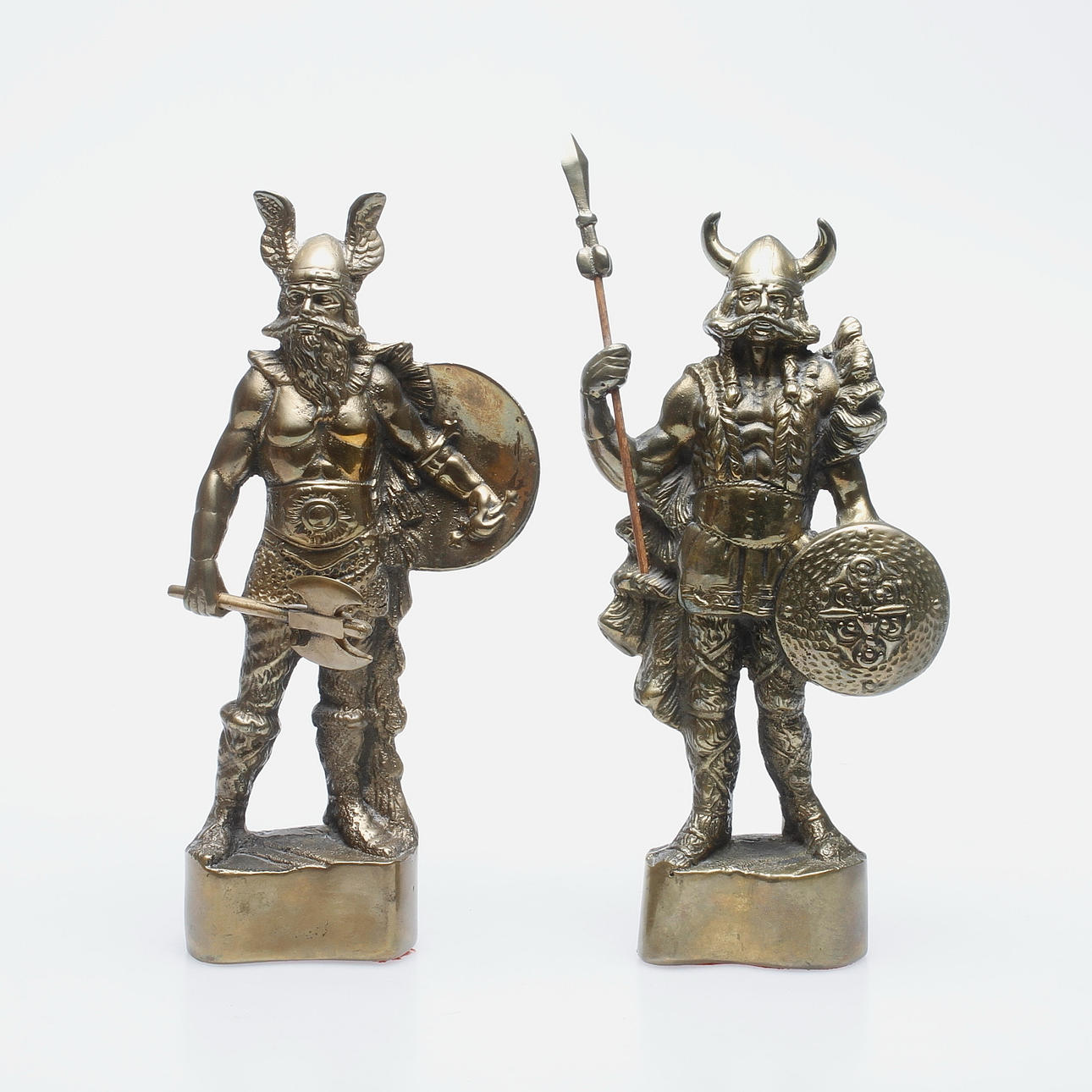 SKULPTURER, ett par, mässing, 1900-tal.