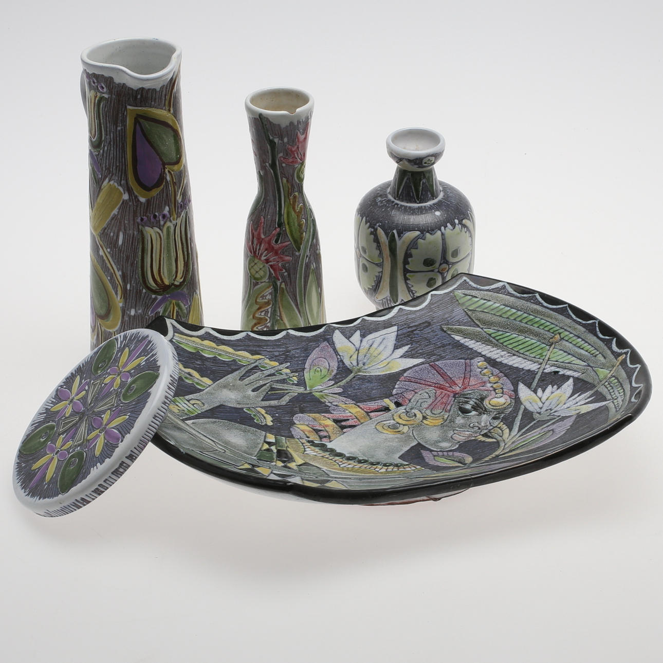 KERAMIKFÖREMÅL, 5 st, Laholm samt Tilgmans Keramik.