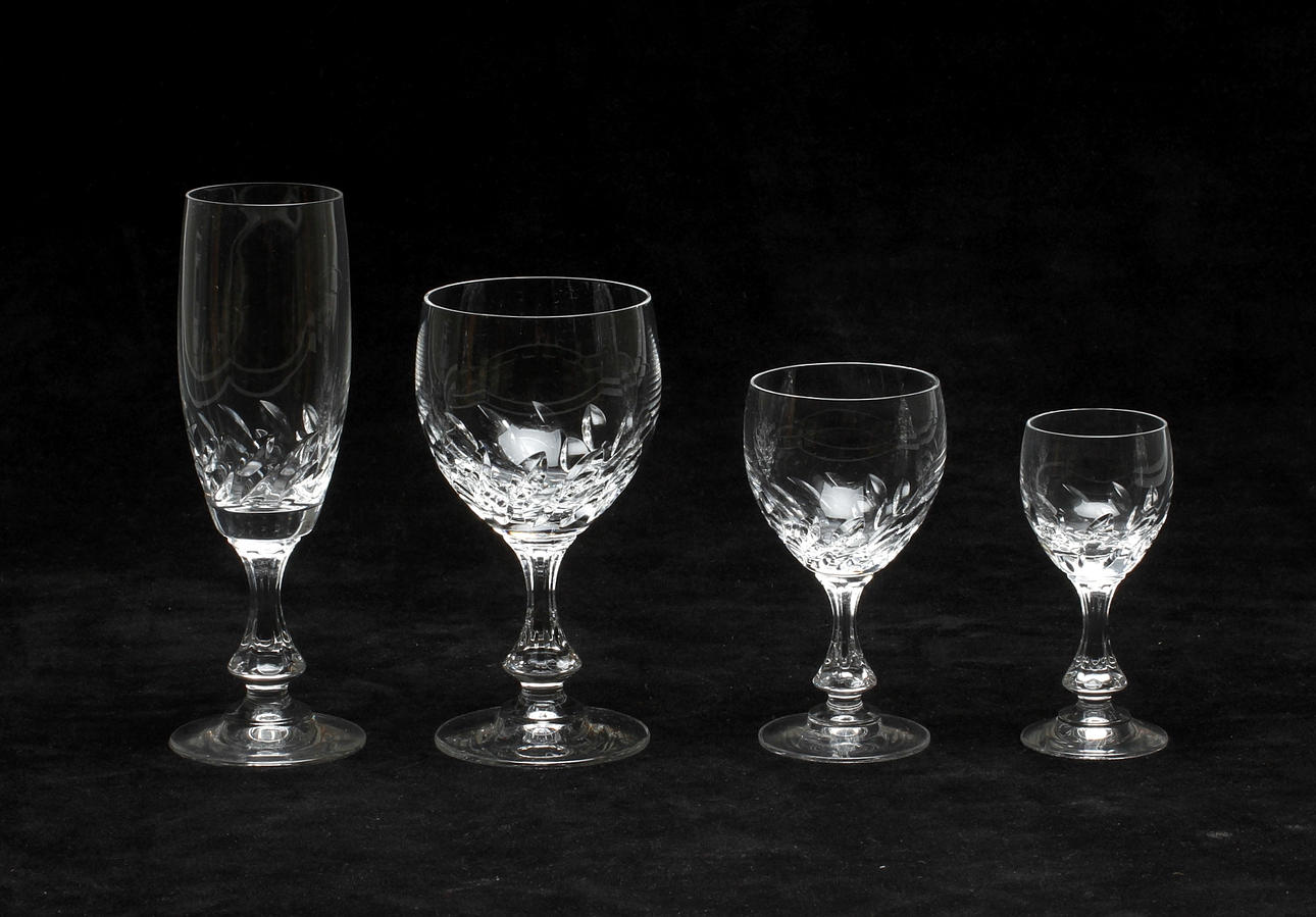 GLASSERVISDELAR, 47 delar, Klingenbrunn, Tyskland.