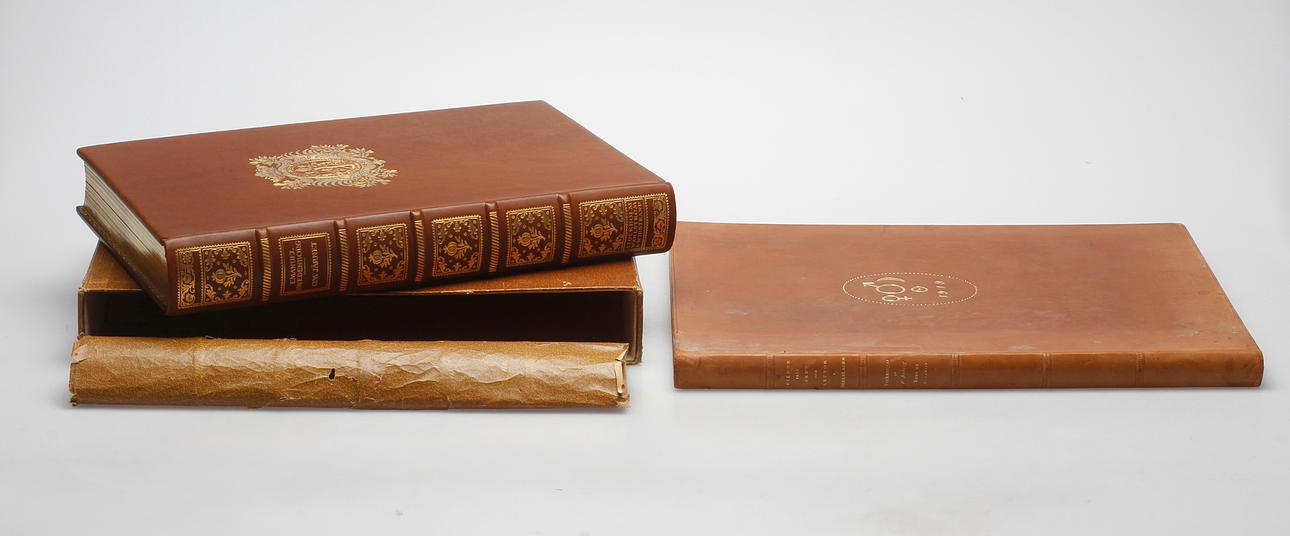 BÖCKER, 2 st, "Bilder från bruk och gruvor i Bergslagen", Stockholm 1921 och "Opera philosophica et mineralia", Emanuel Swedborg, Stockholm 1923.