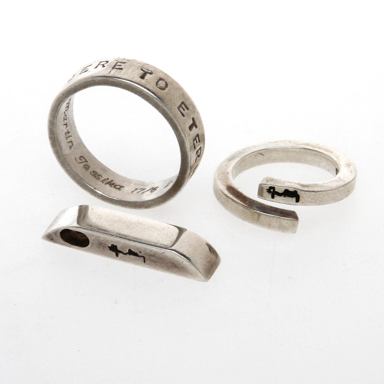 EFVA ATTLING. 2 ringar och hänge, silver.