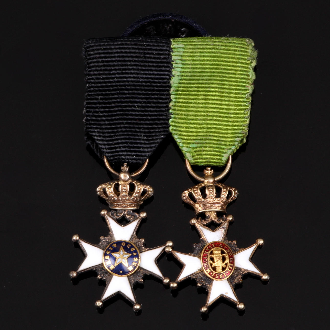 MINIATYRORDNAR, 2 st, Vasaorden samt Nordstjärneorden, 1900-tal.