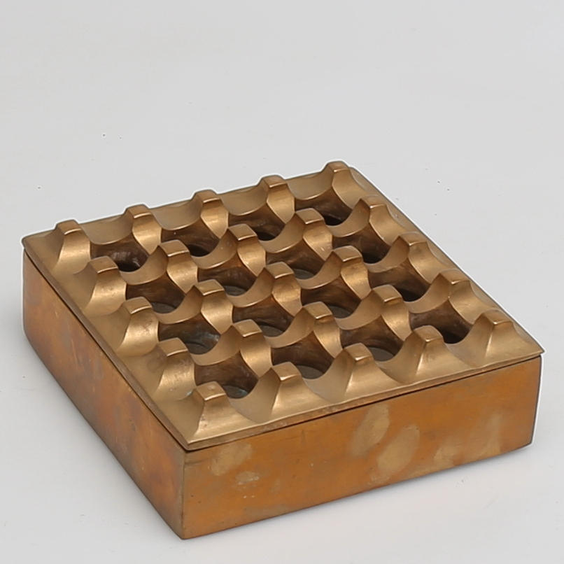 ASKFAT i mässing "Ultima 15", Beck & Ljung. 1900-talets andra hälft.