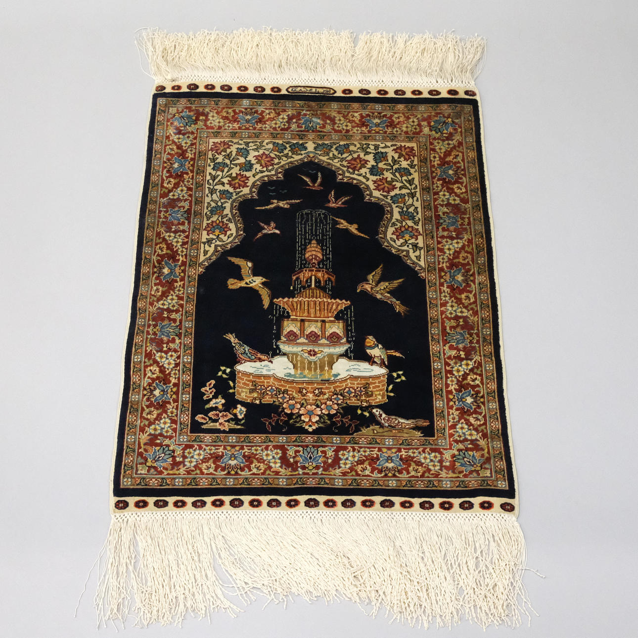 HANDKNUTEN MATTA, SIGNERAD.