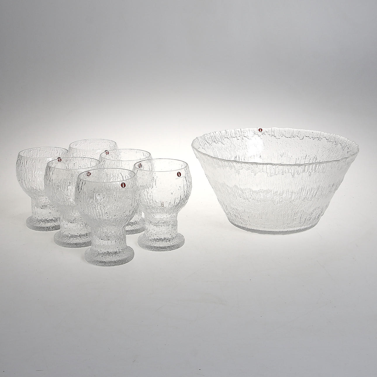 VINGLAS och SKÅL, 7 delar, "Kekkerit", Timo Sarpaneva samt "Solaris", Tapio Wirkkala, Iittala, Finland. 1900-talets andra hälft.