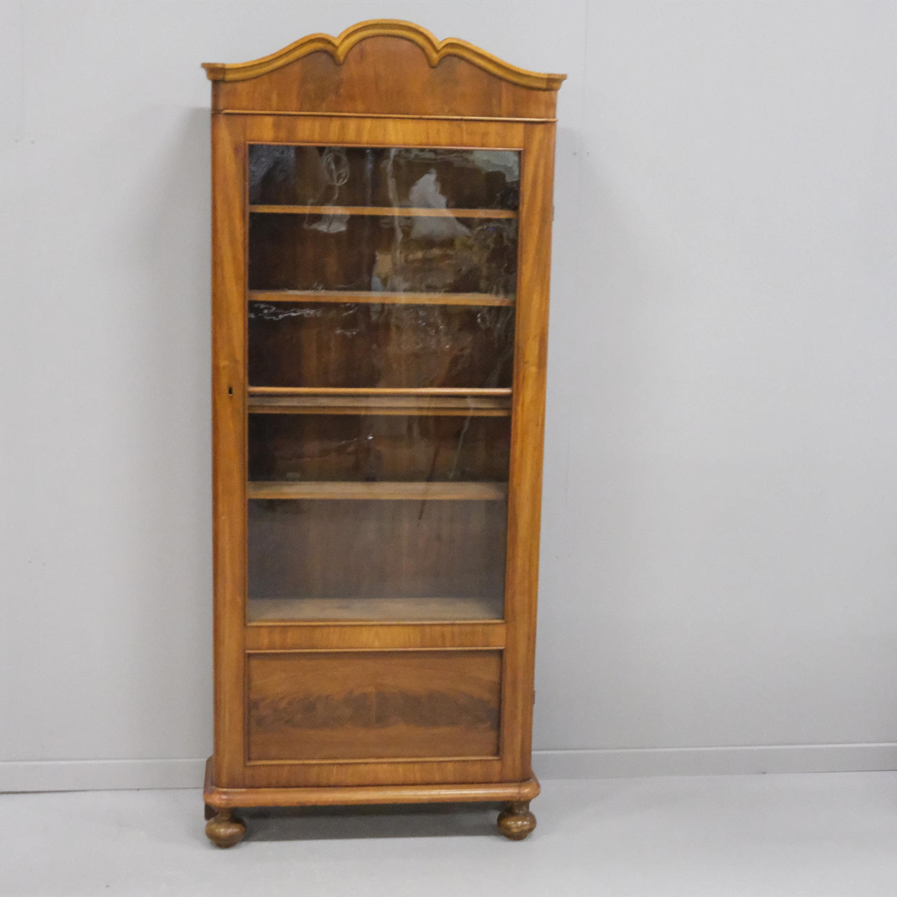 BUCHVITRINE, 19. JAHRHUNDERT.