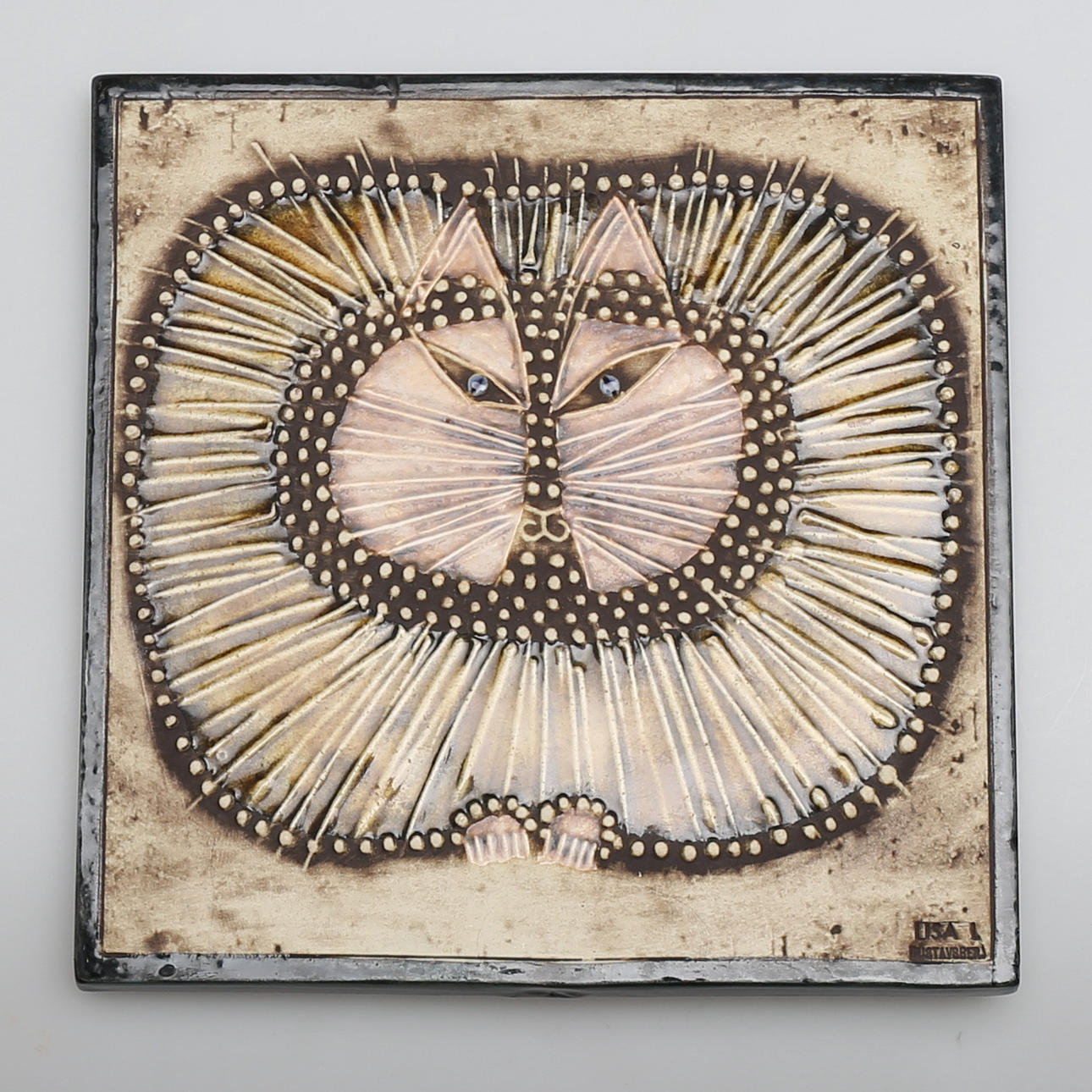 PLAKETT i stengods, katt, Lisa Larson, Gustavsvsberg.