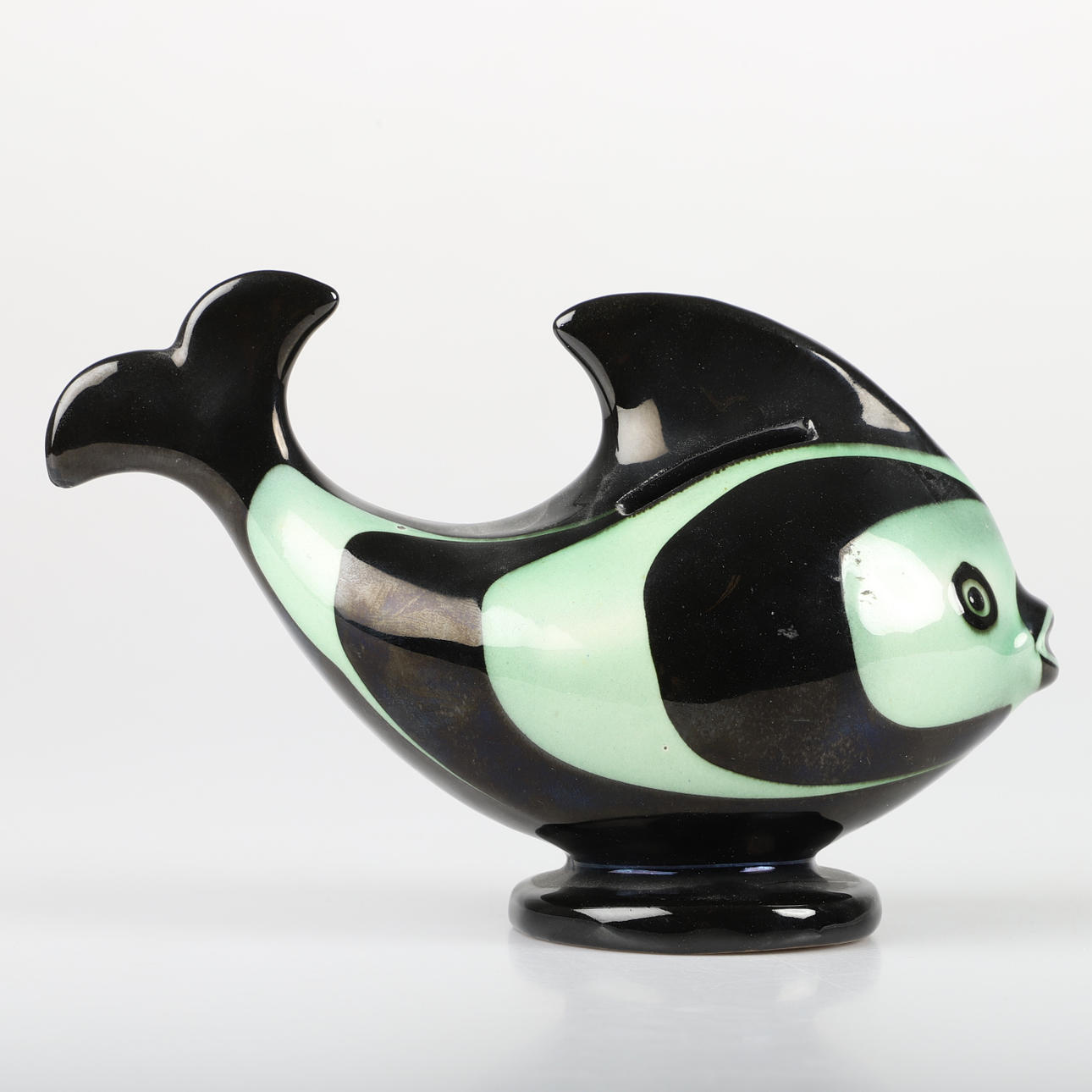 HERMAN A. KÄHLER. Figur, fisk, Danmark.