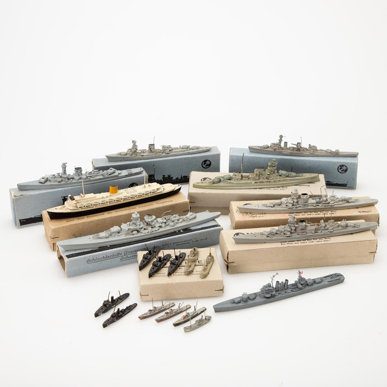 Vikingaskepp modeller samling (20).