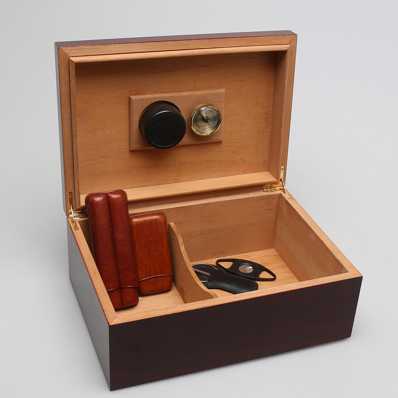 HUMIDOR i trä med tillbehör, 1900-tal.