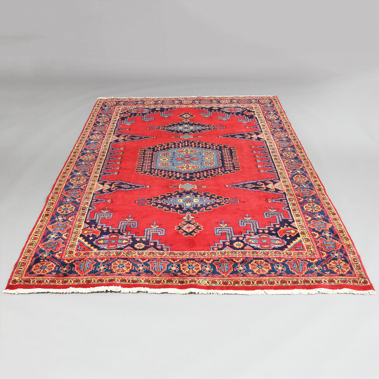 MATTA, Wiss, Persien, 333x213 cm.