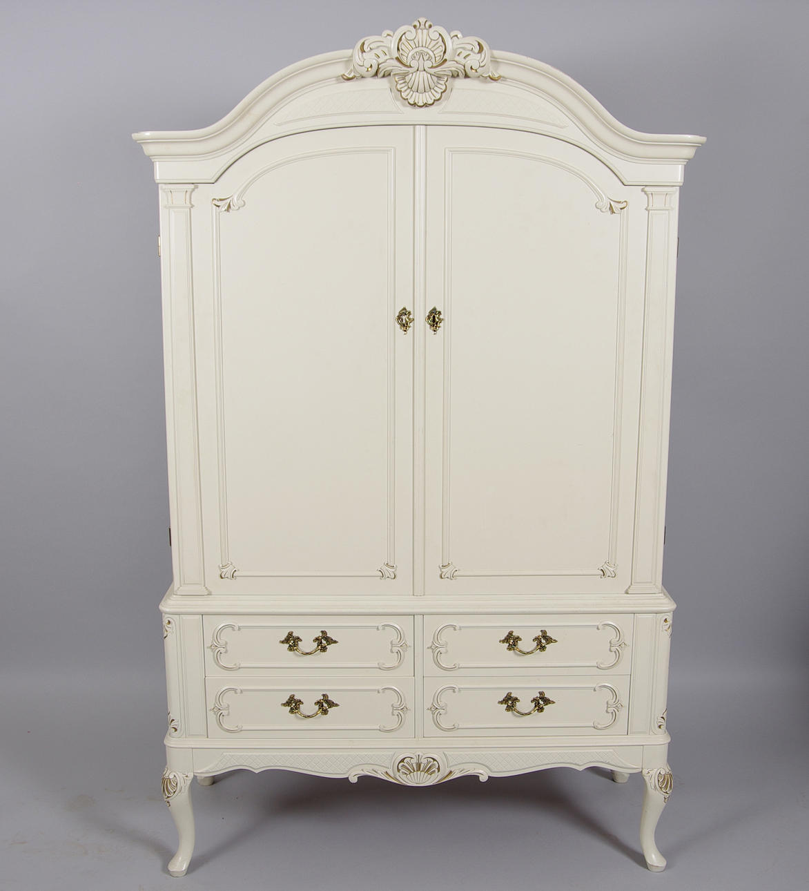 MATSALSSKÅP, vitmålat, rokokostil.