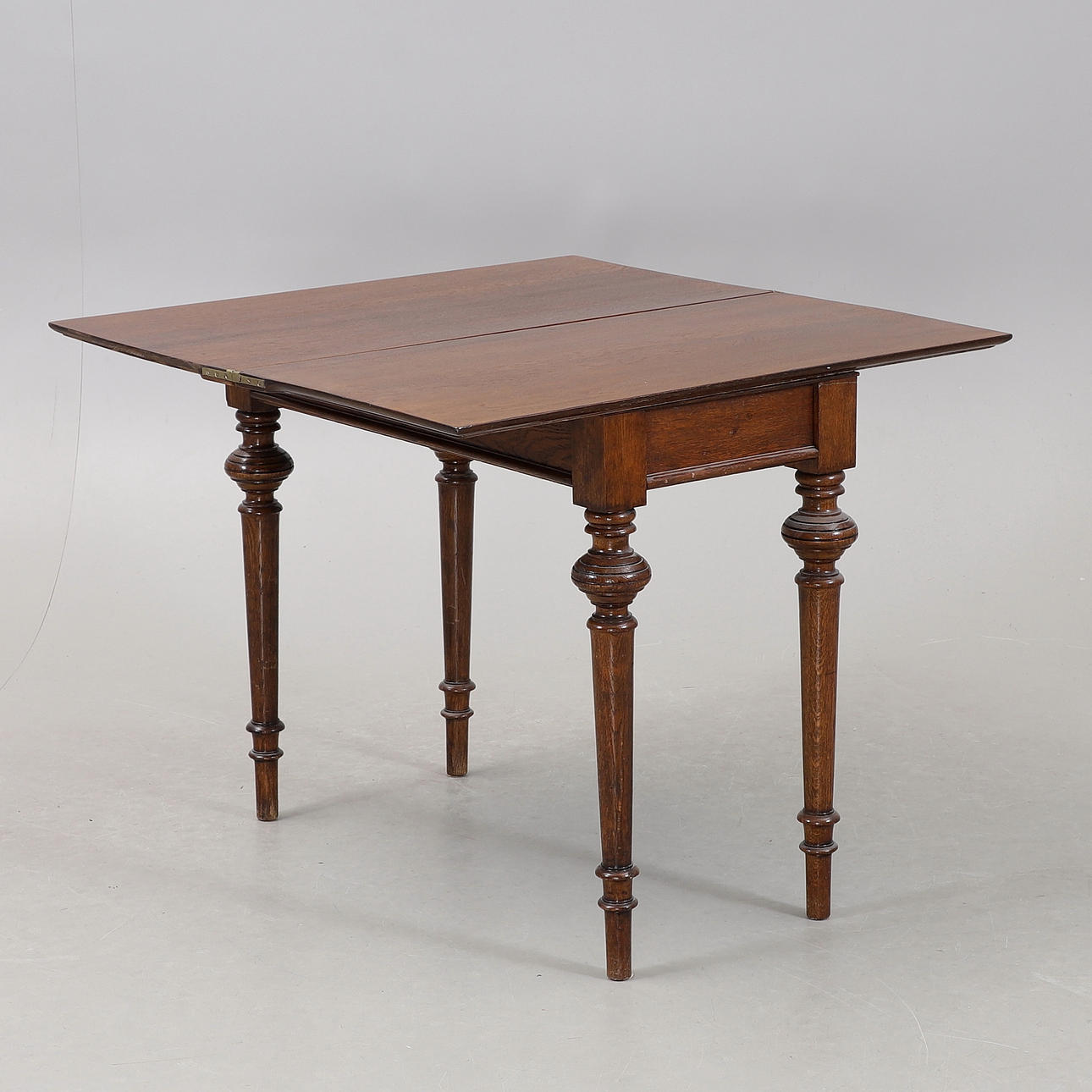 SPELBORD, 1900-talets första hälft. Möbler - Bord - Auctionet