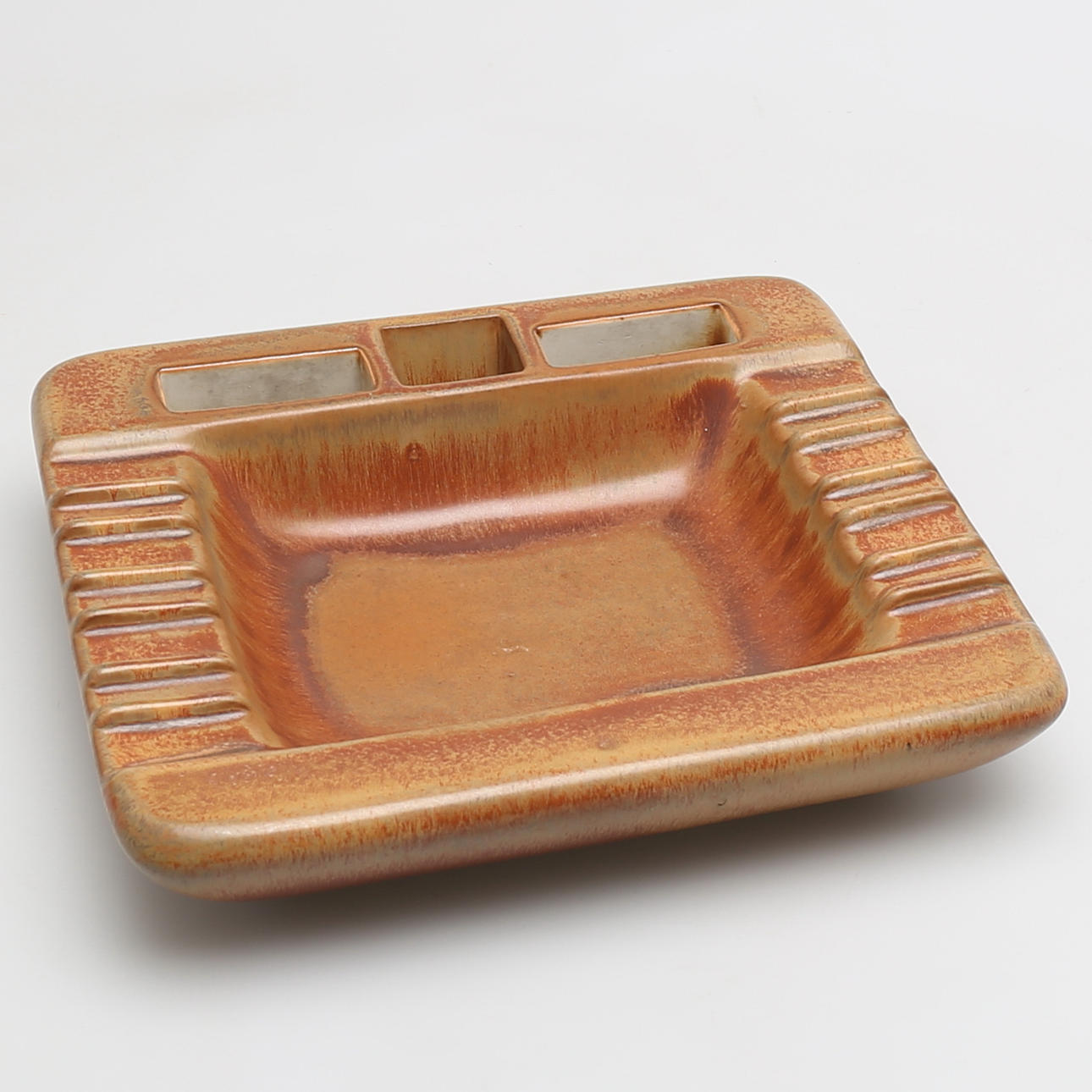 GUNNAR NYLUND. Ashtray in stoneware, Rörstrand, signed Nylund.