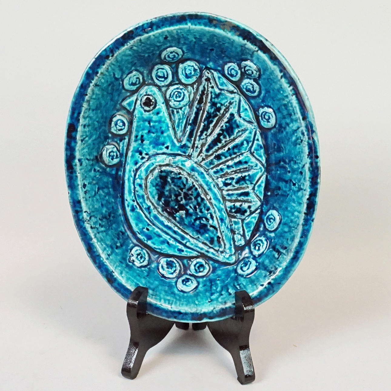 CARLOTA HAMILTON. Plato, cerámica, Rörstrand, monograma firmado.