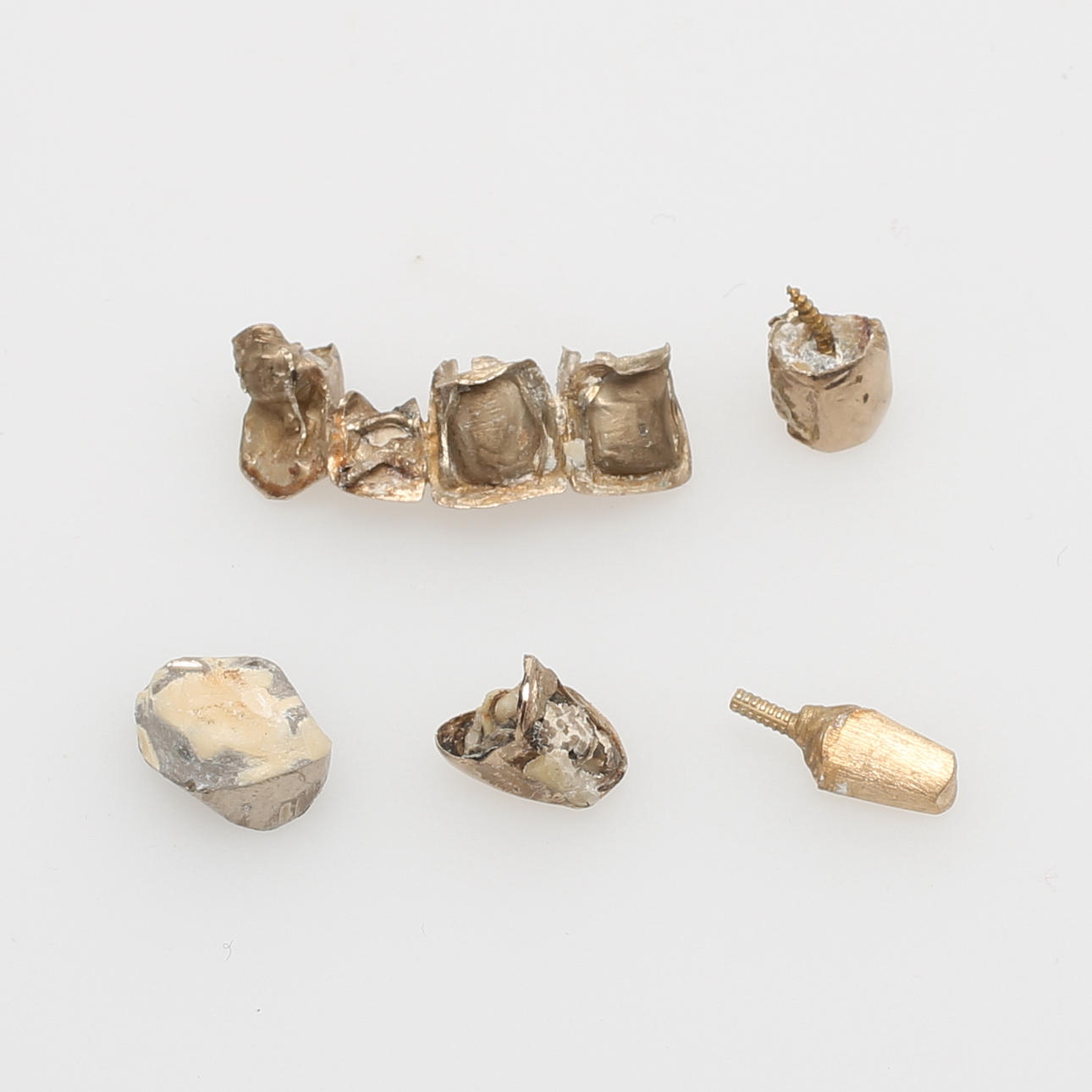 TANDGULD, vikt 14,4 g.