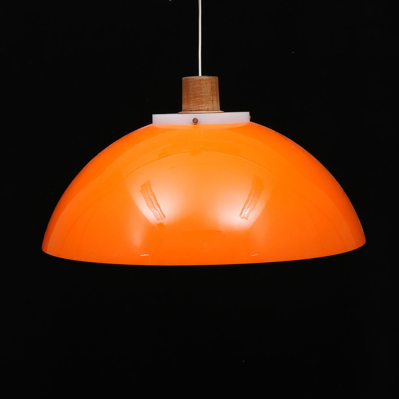 TAKLAMPA, plast, 1960-70-tal.