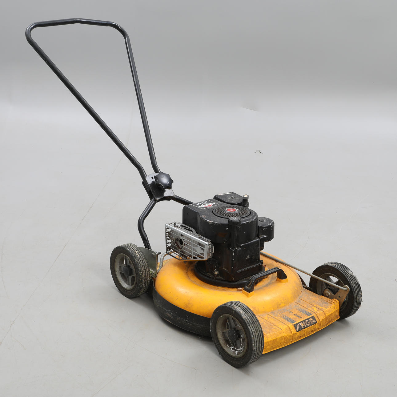 GRÄSKLIPPARE Stiga, komp finns.