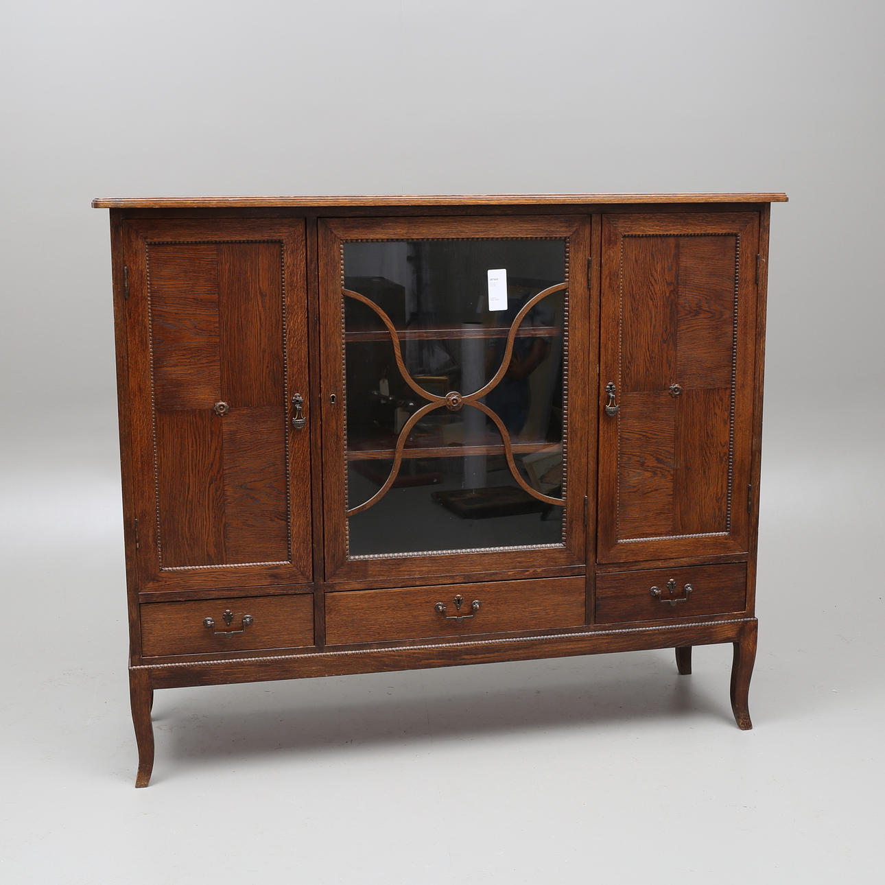 BOKSKÅP, ek, 1900-talets första hälft.