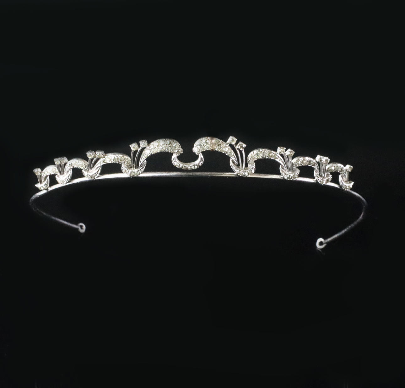 TIARA/DIADEM, Silber, weiße Steine.