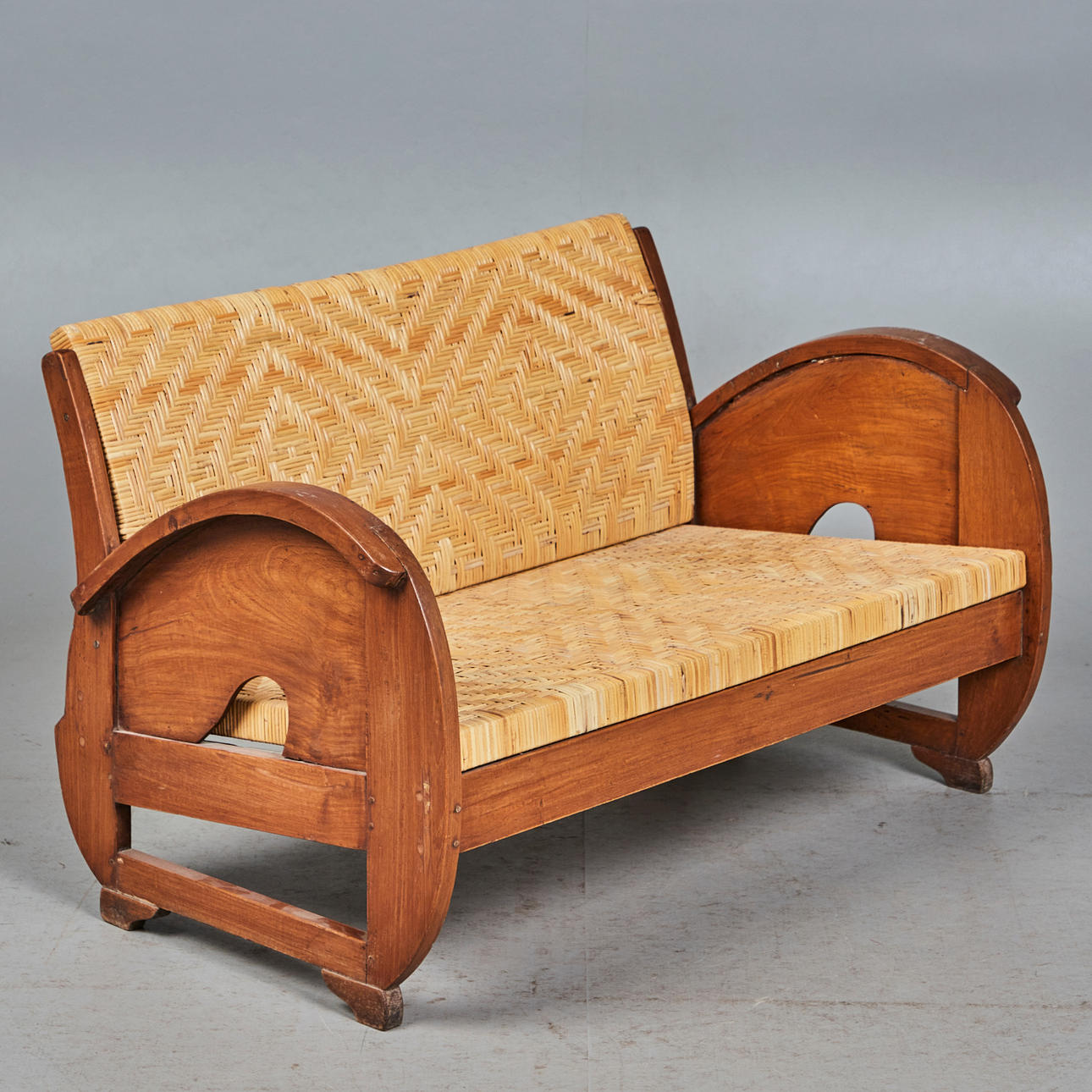 Bänk/bänk, trä, rotting.