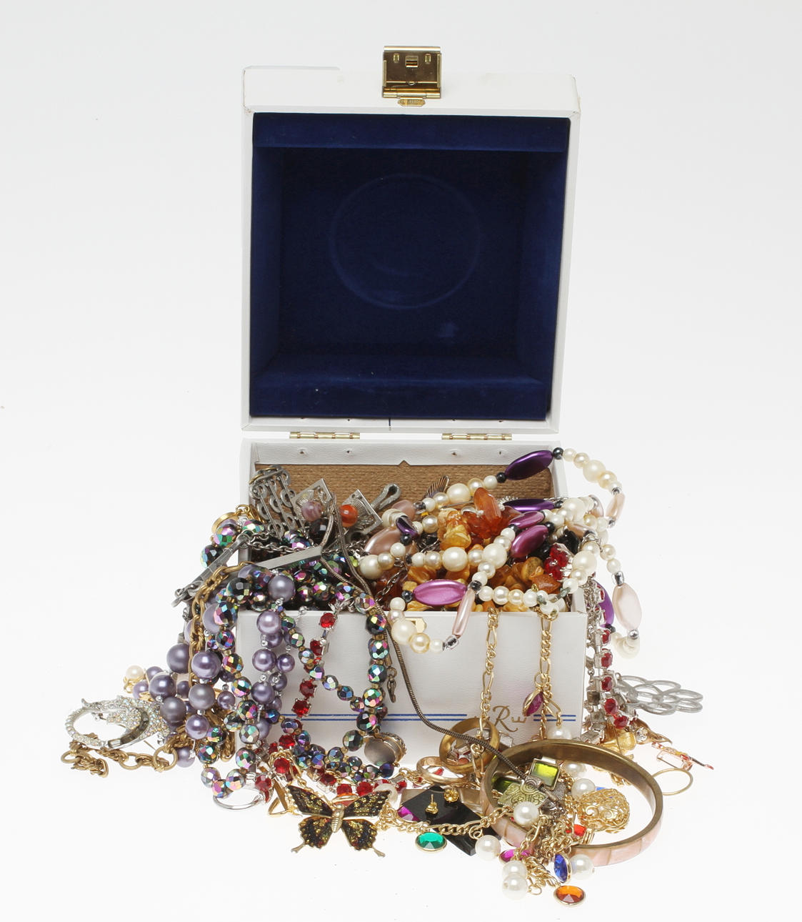 PARTI BIJOUTERIER, bland annat halsband.