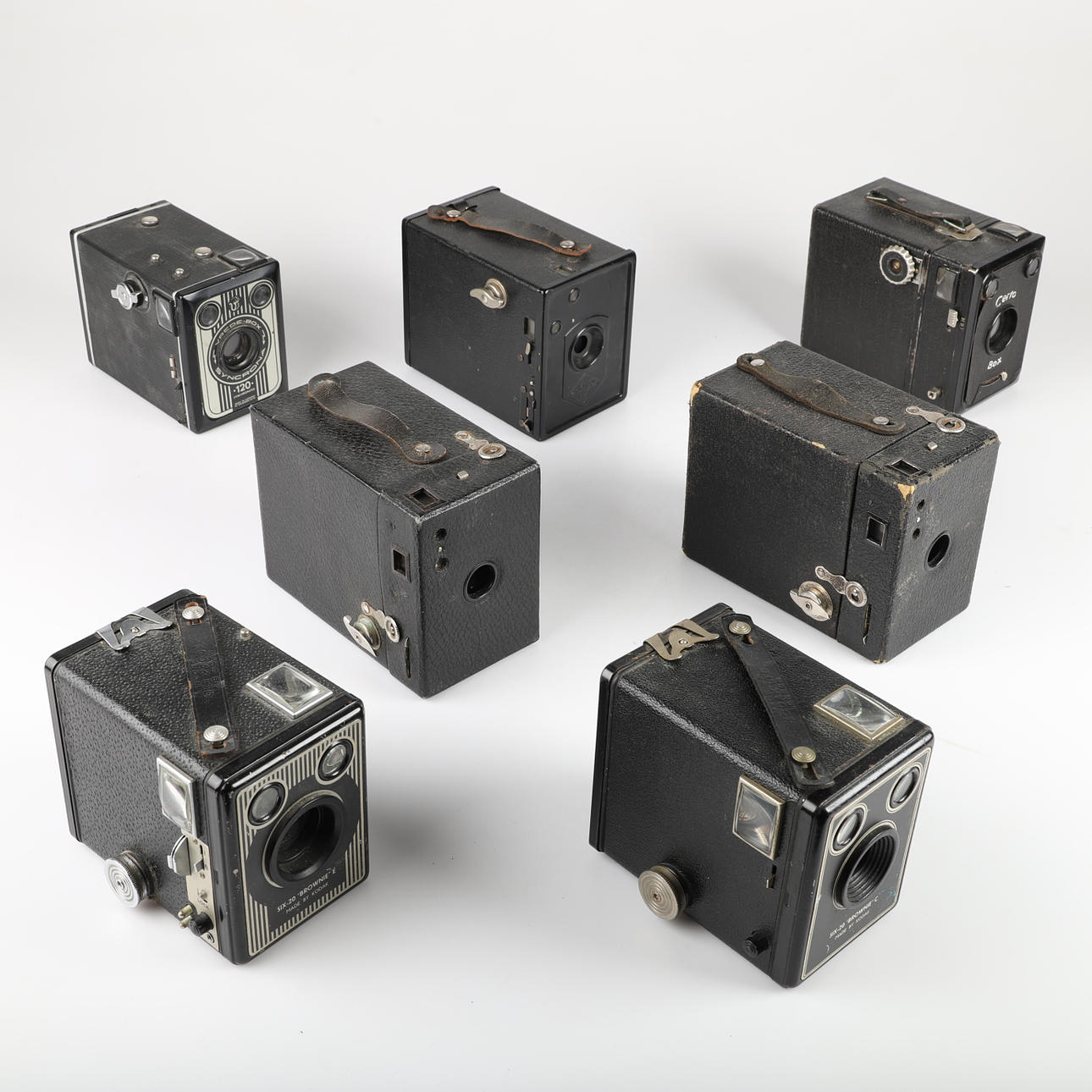 DRAWER CAMERA, 7 pieces, incl. a. Kodak Brownie.