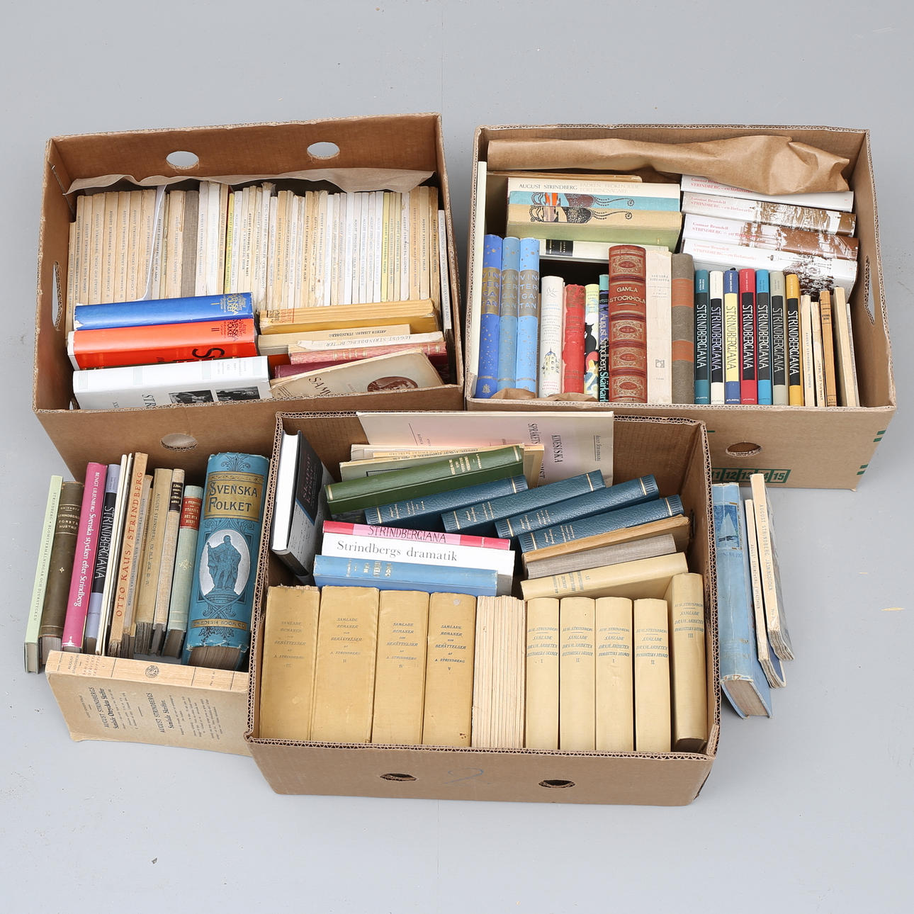 AUGUST STRINDBERG, stort parti böcker.