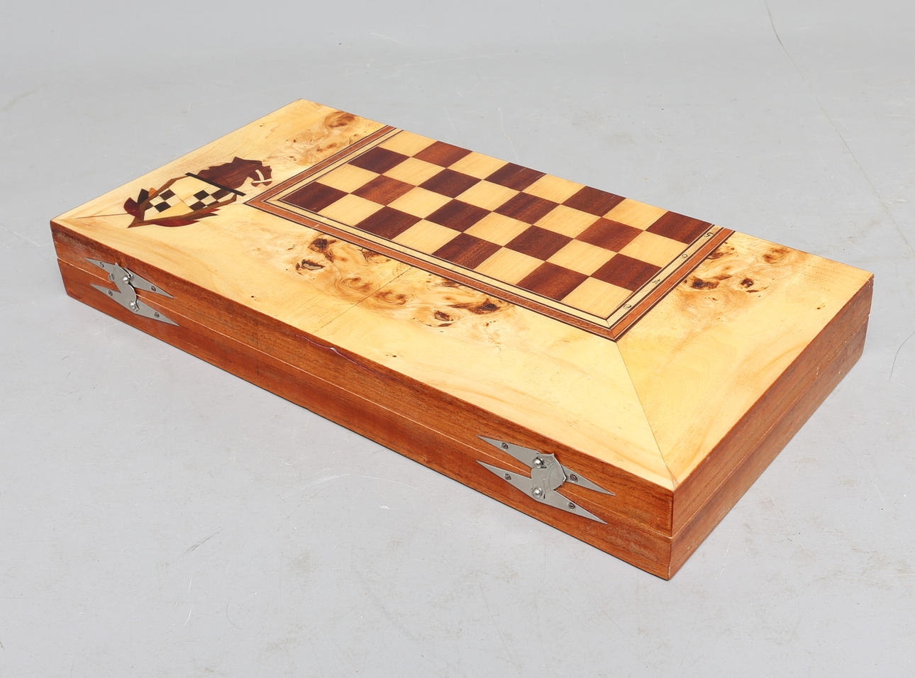 SCHACKBRÄDE, fanér, 1900-tal.