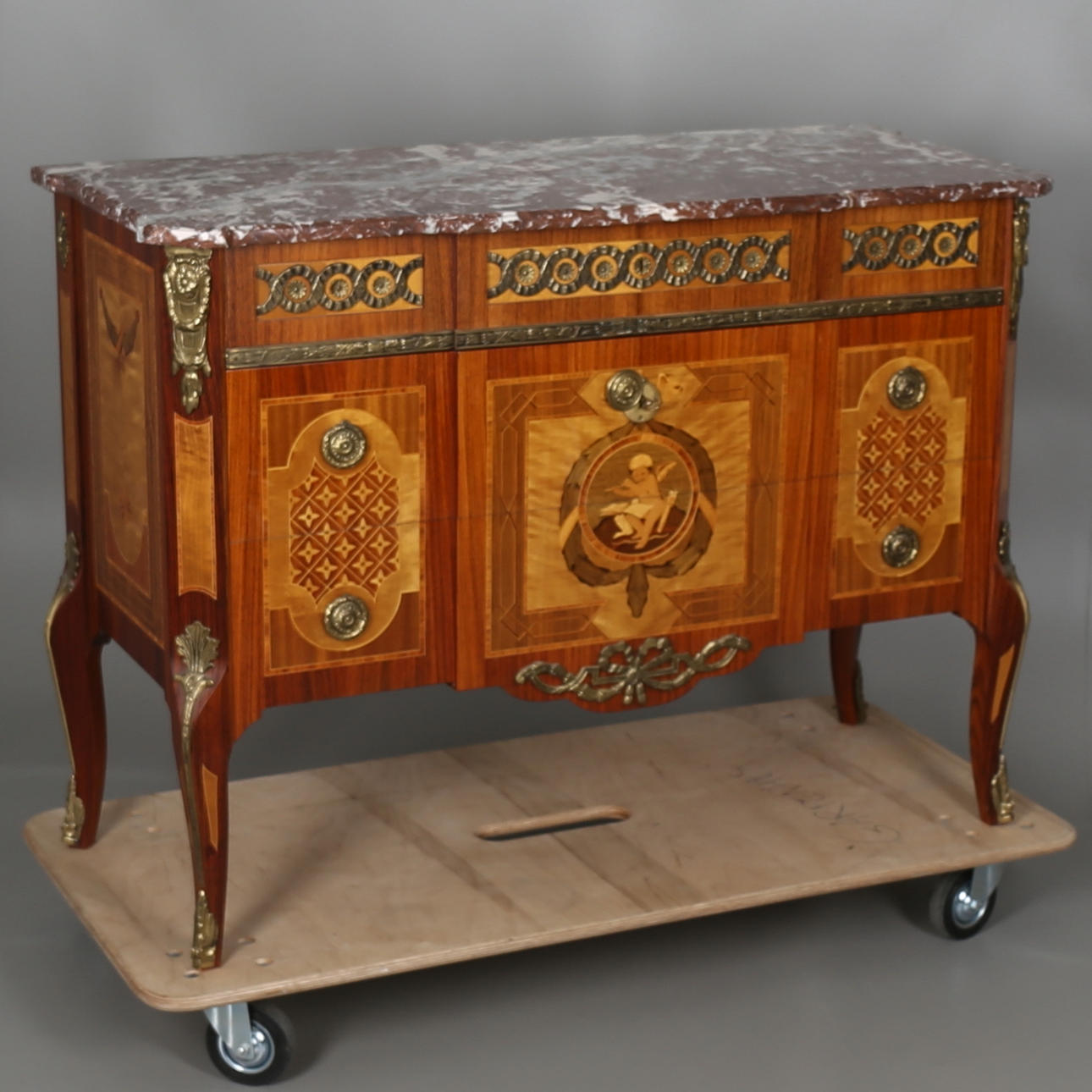 BYRÅ med stenskiva, gustaviansk stil, sk Hauptkopia, 1900-tal.