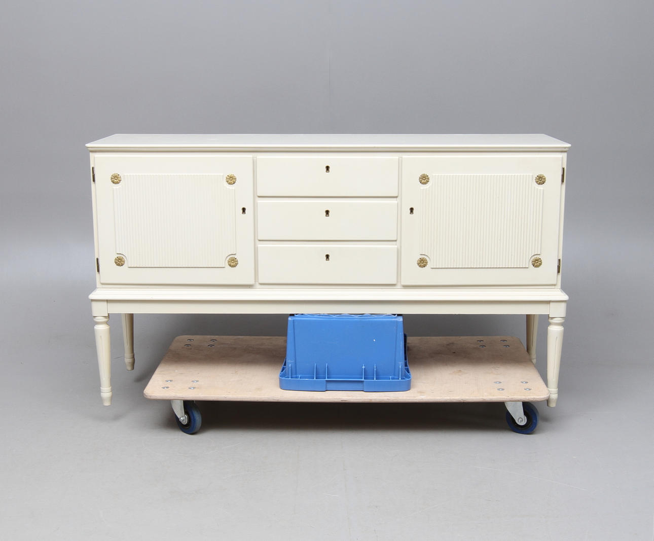 BUFFÉ, gustaviansk stil, 1900-tal.