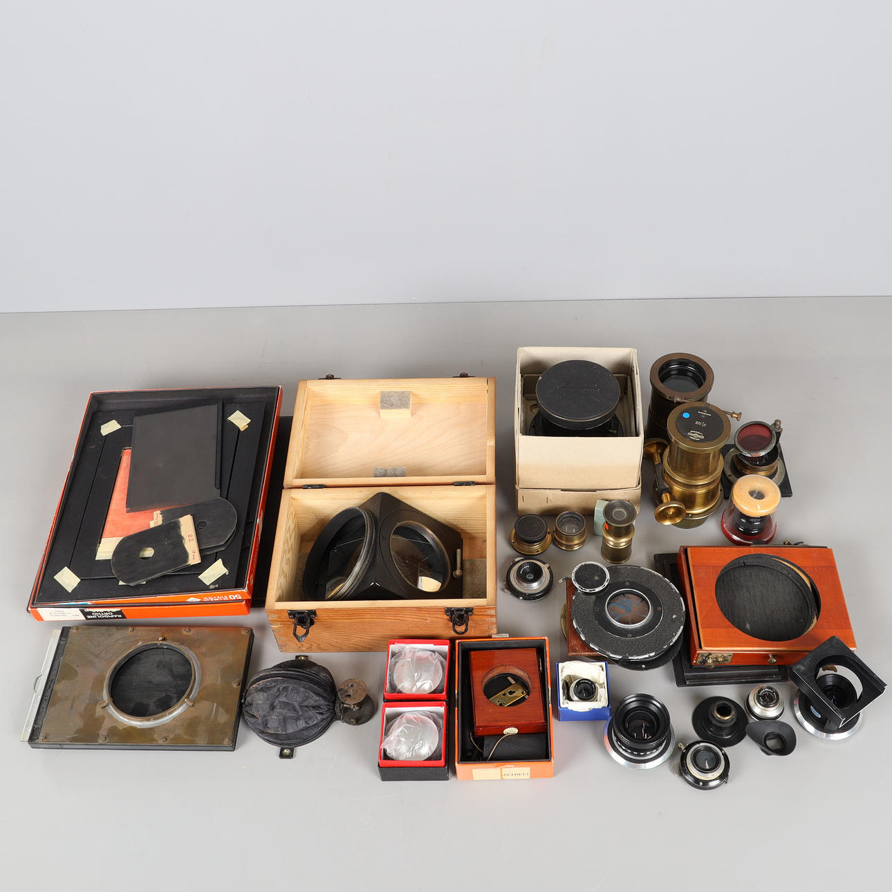 COLLECTION OPTICS AND PHOTO ACCESSORIES.