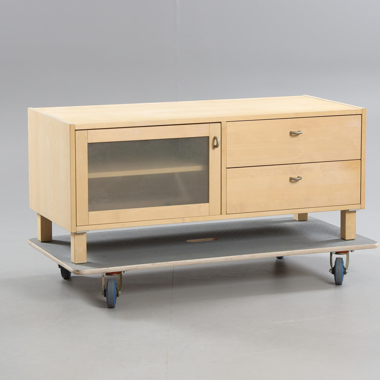 TV-BÄNK, Stolab, 2008, björk.