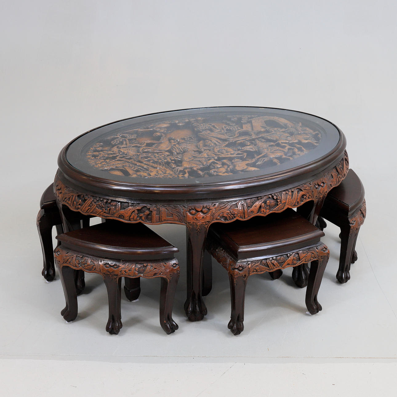 TEETISCH MIT PALETTE, 7 Teile, China, 1900.