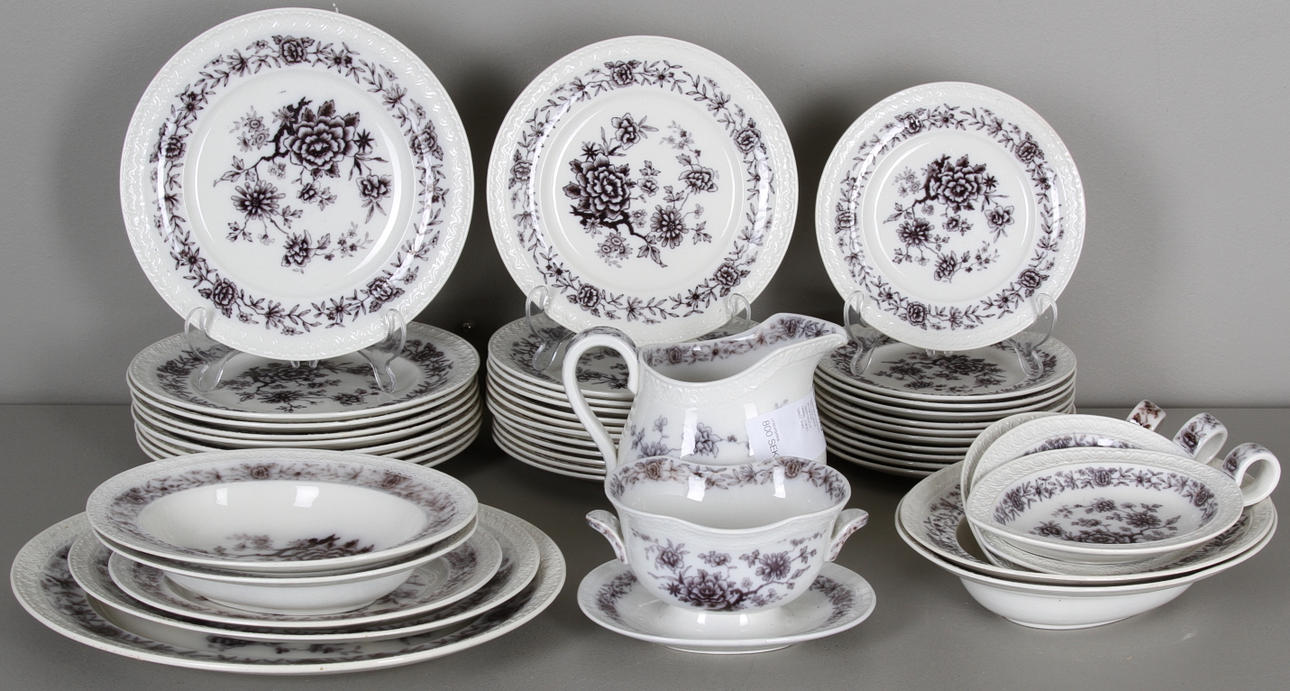 MATSERVISDELAR, 43 delar, flintgods, "Sjärnsund", Gefle. 1900-talets mitt.