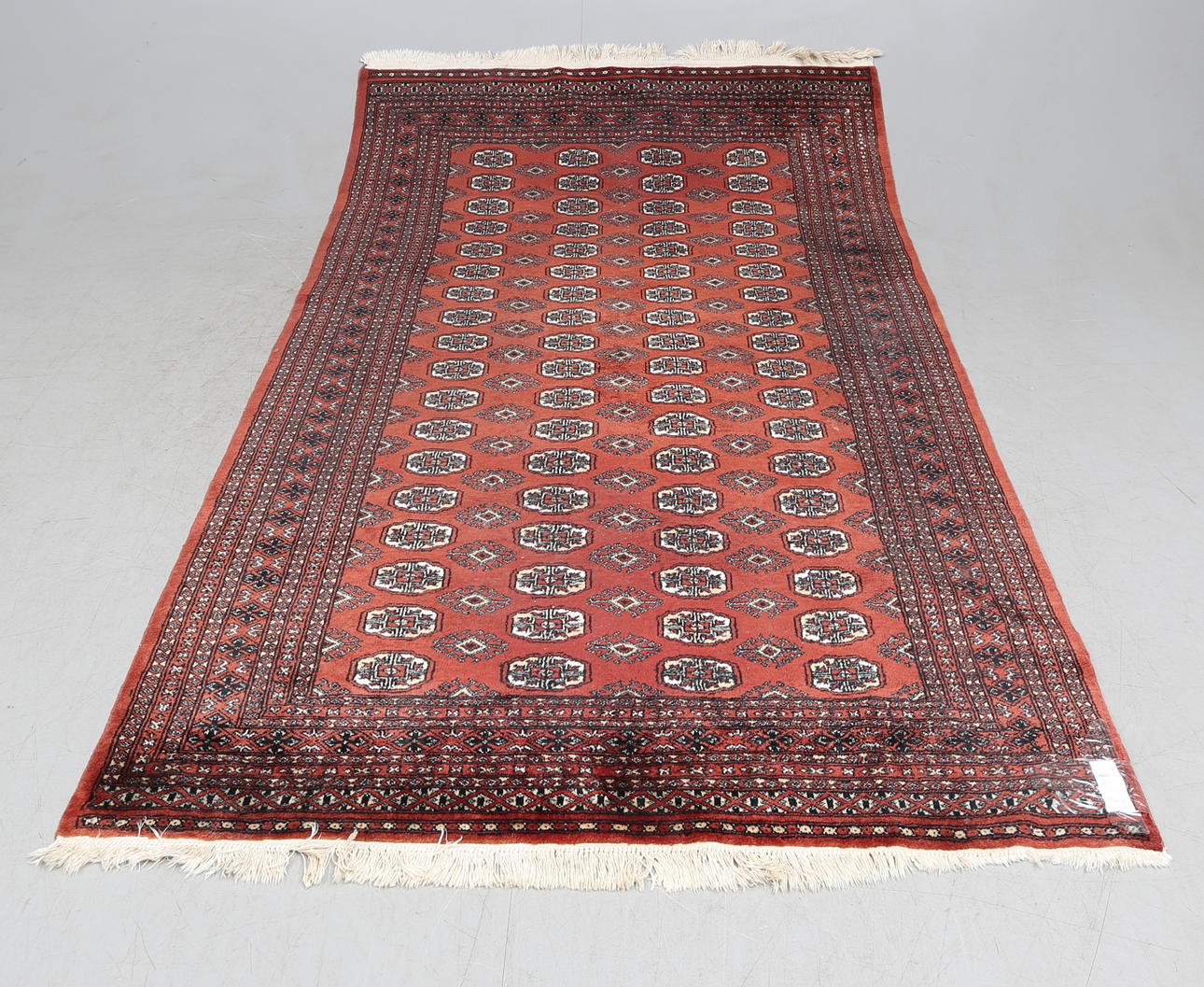 MATTA, orientalisk, Pakistan, ca. 247x158 cm.