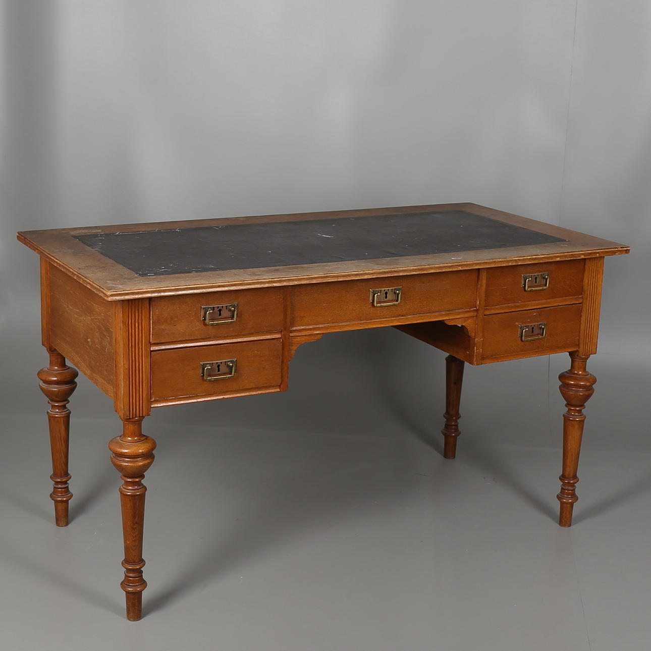 SKRIVBORD, nyrenässans, 1800/1900-tal.