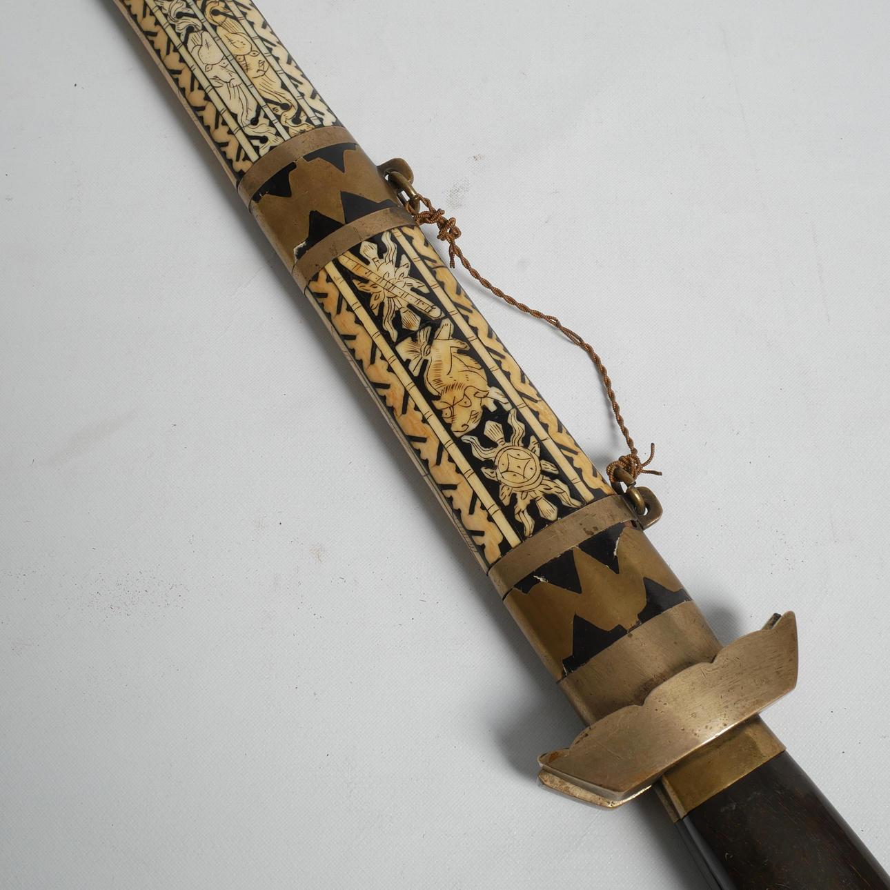 ESPADA DE DESFILE, probablemente más antigua de China.