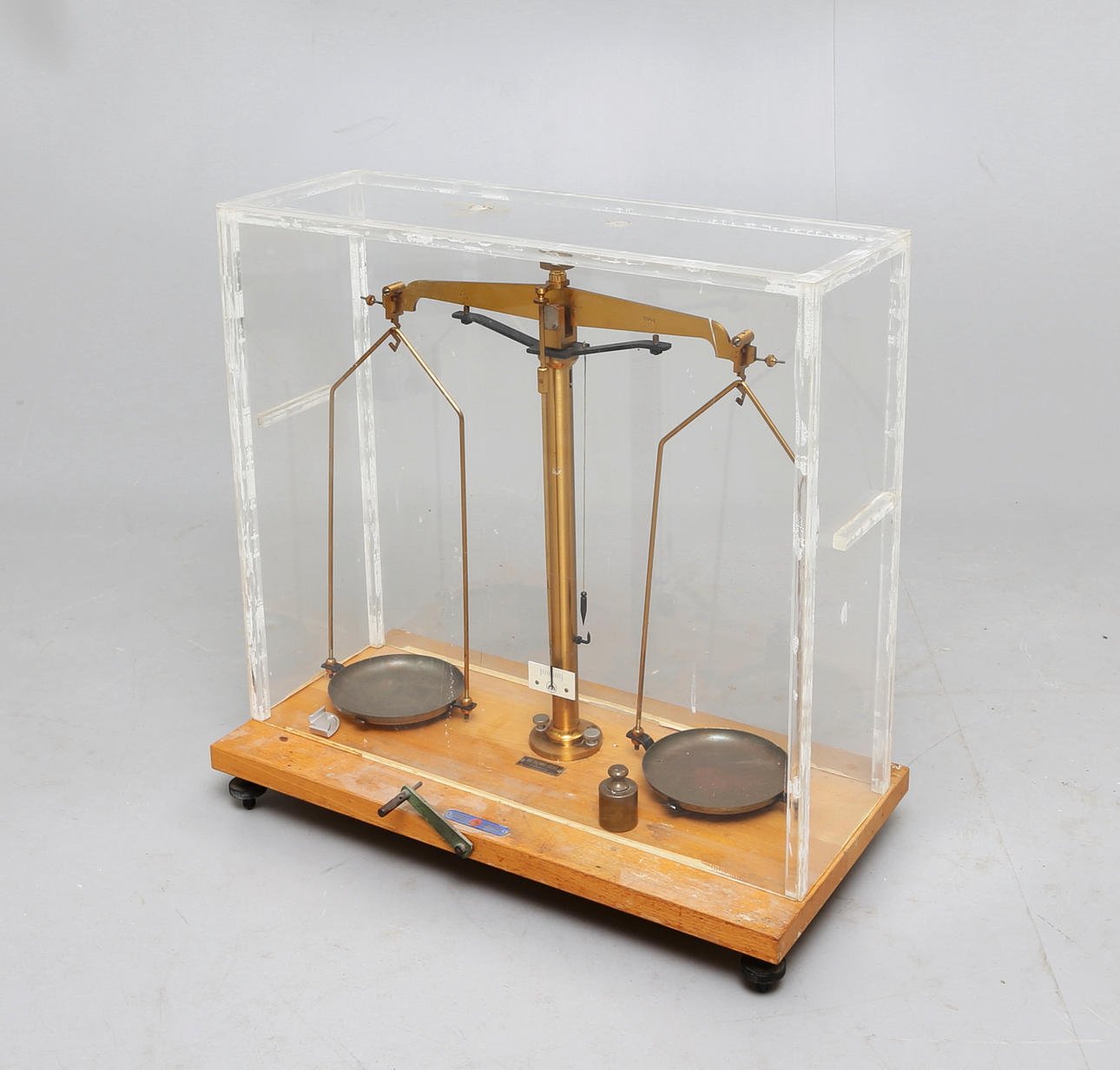 APOTEKSVÅG, mässing, 1900-tal.