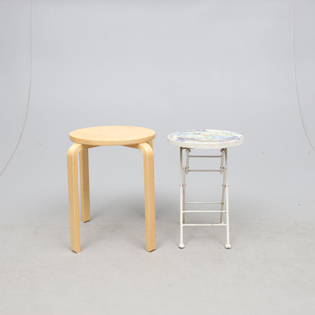 MESA y taburete, 2 partes, i.a. "Escarcha", IKEA, 19/2000.