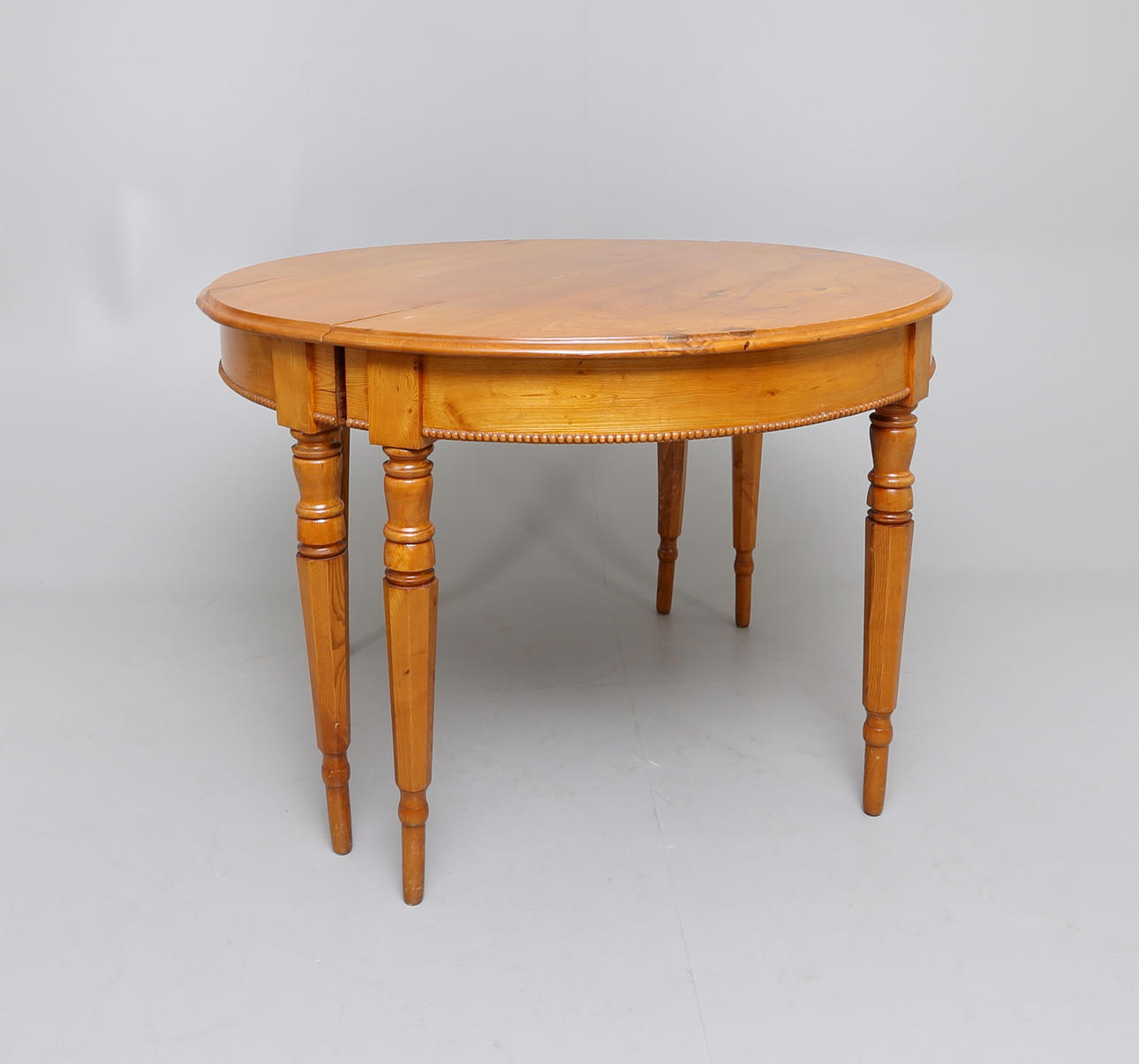 HALVMÅNEBORD, 1 par, Senempire, 1800-talets mitt.