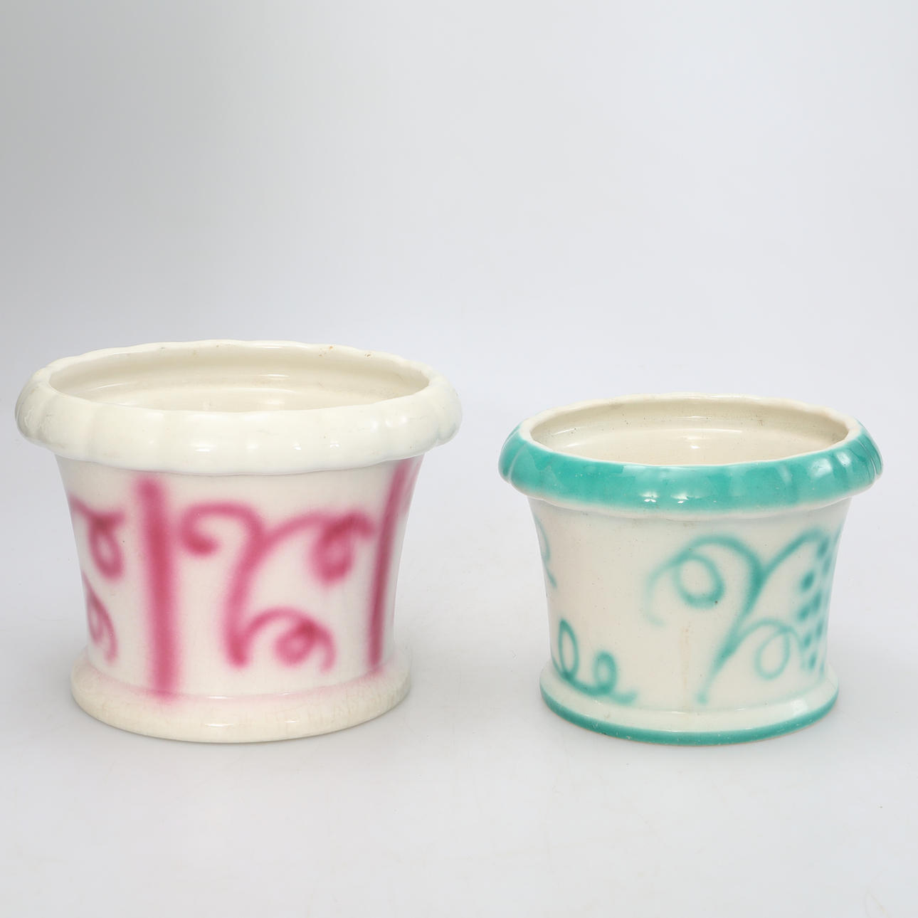 WILHELM KÅGE. Ytterfoder, 2 stycken,flintgods, Gustavsberg.