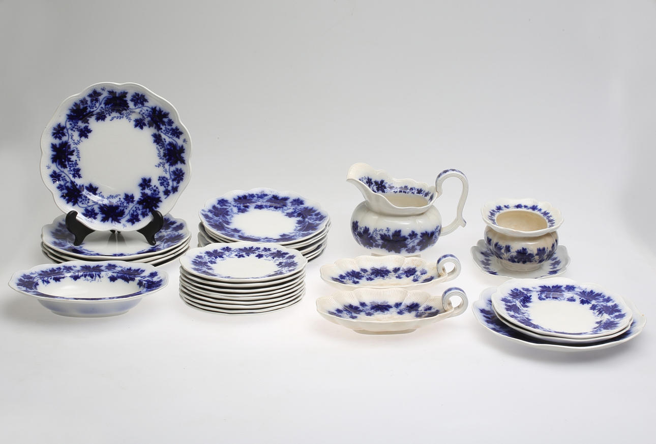 ARTHUR PERCY. Servis, "Vinranka", 29 delar.