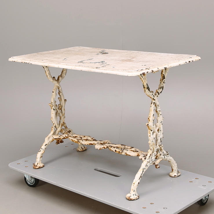 GARTENTISCH, Gusseisen, um 1900.