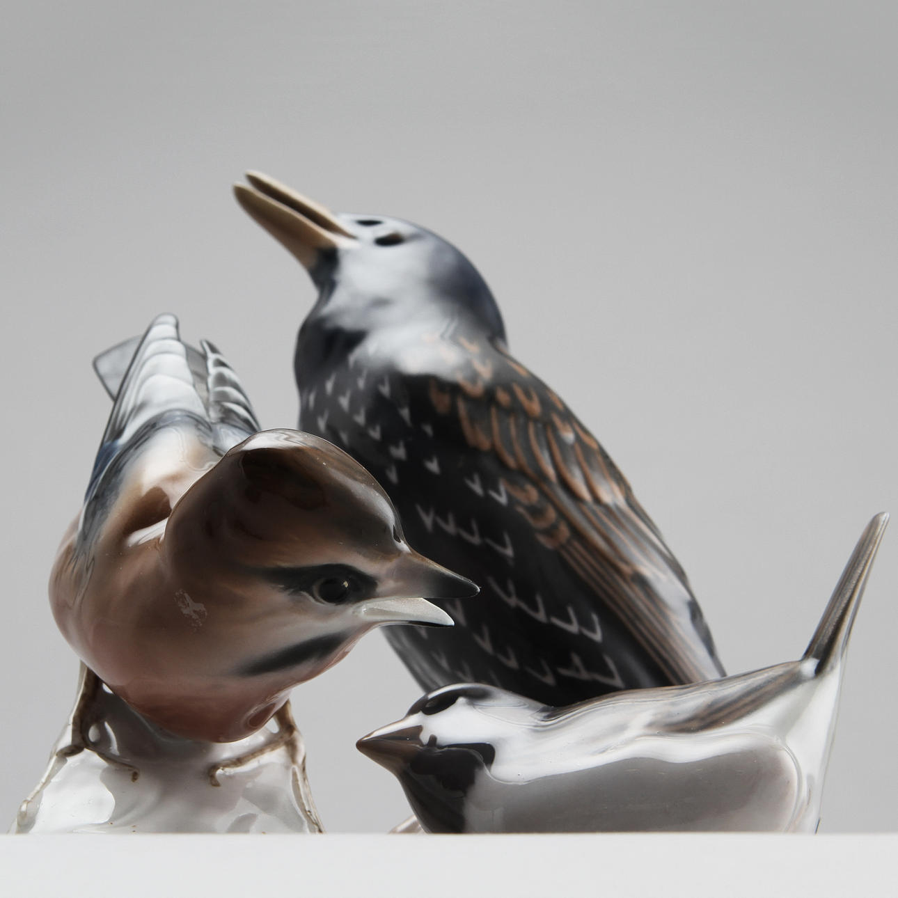 FIGURINER, 3 st, porslin, Bing & Gröndahl samt Royal Copenhagen och Rörstrand W. Lindström.