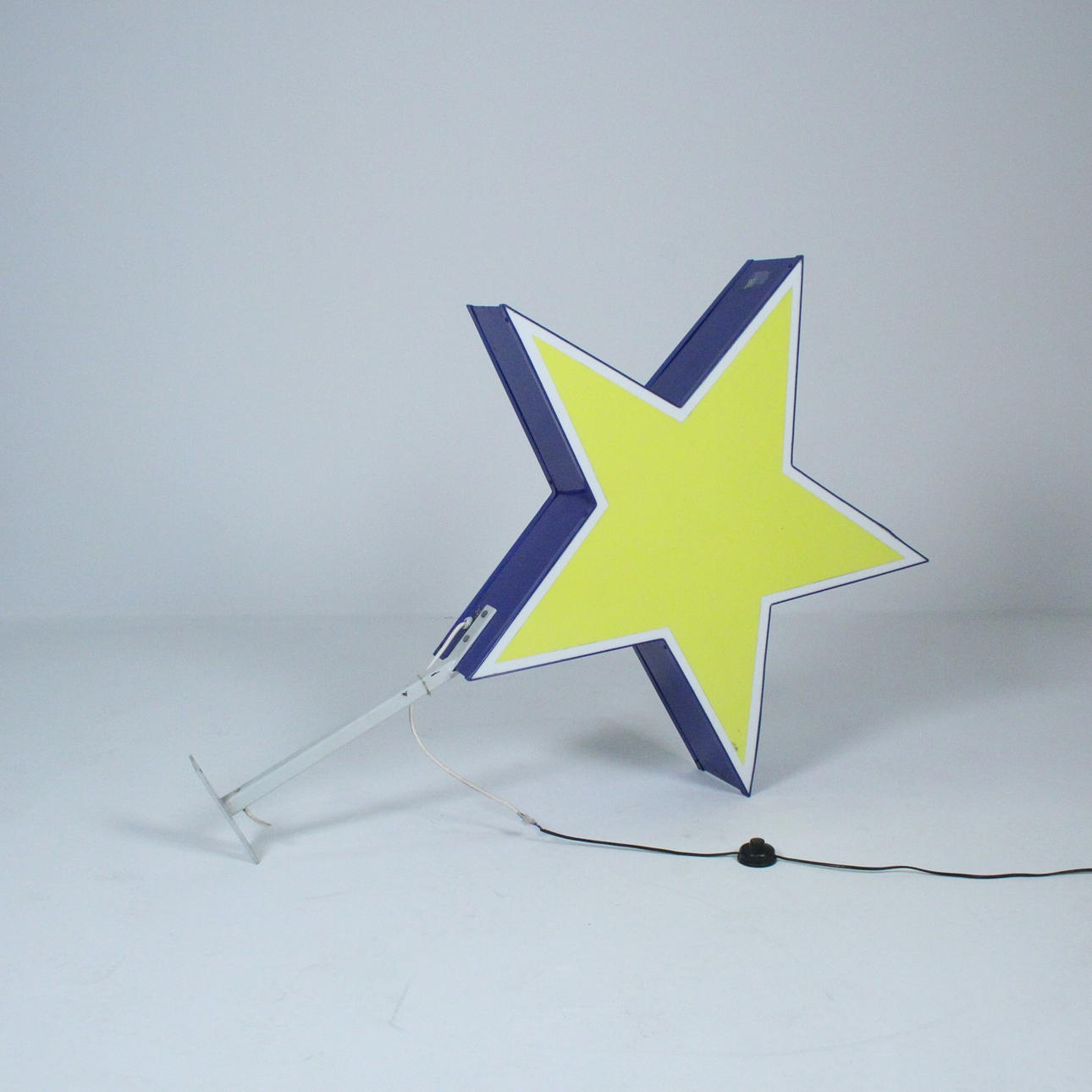 Leuchtreklame 'Stern'.